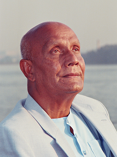 /tributes/sri_chinmoy_prashputita.jpg